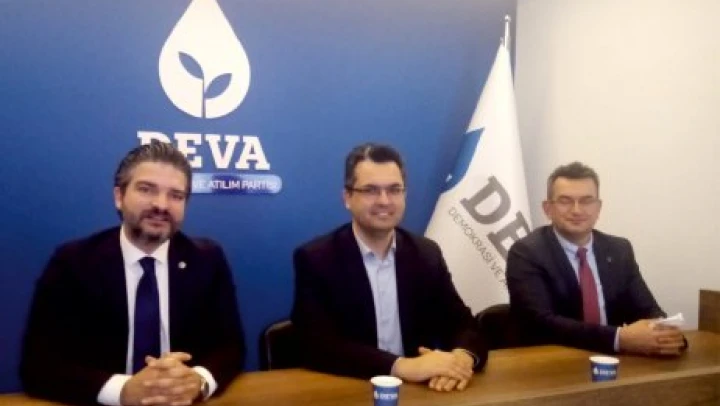 'Siyaset kör dövüşte'