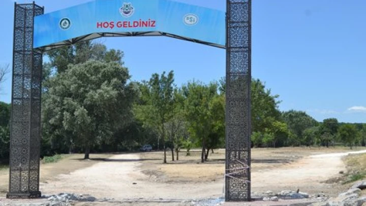 Üç maymunu mu oynadılar?