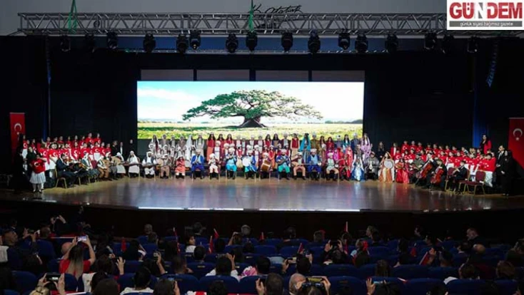Bakan Tekin ve Göktaş, Cumhuriyet temalı yarışmanın ödüllerini verdi