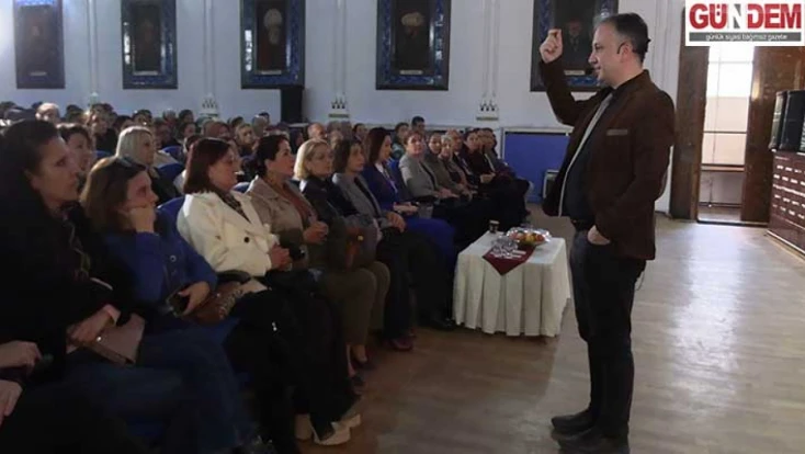 “Çocuklar ekranla değil, ilgiyle büyümeli”