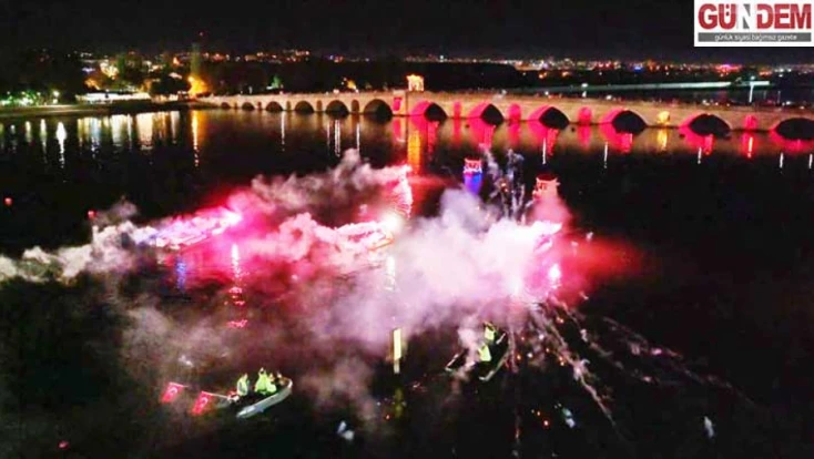 Cumhuriyet’in 102. Yılı Coşkusuyla Meriç Nehri’nde Fener Alayı