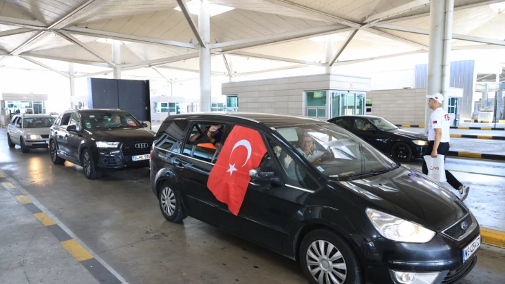 Gurbetçiler sınır kapısında 