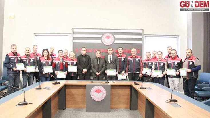 Veteriner hekimler ile sağlık teknikerleri, başarı belgesiyle ödüllendirildi