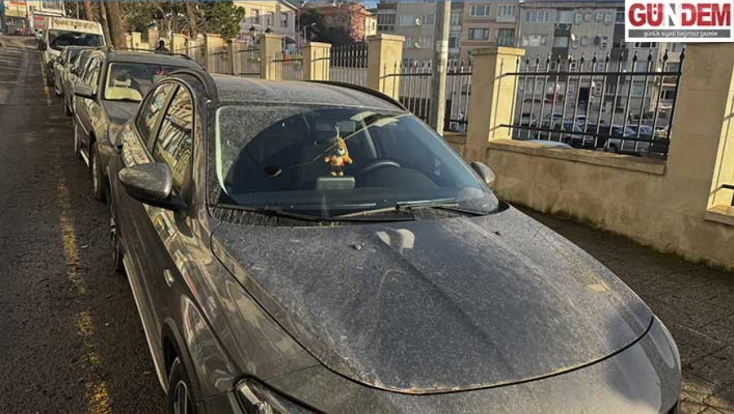 Yağmurla birlikte çamur yağdı