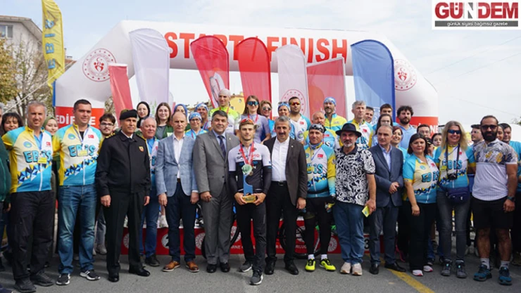 14. Cumhuriyet Kupası Bisiklet Yol Yarışına 215 sporcu katıldı