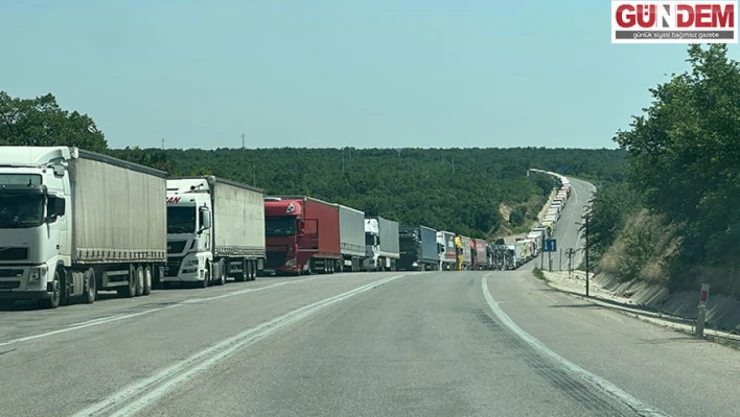 18 KİLOMETRELİK TIR KUYRUĞU OLUŞTU