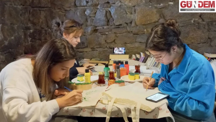Ahşap baskı ve kumaşın buluştuğu workshop düzenlendi