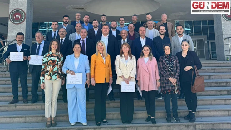 AK Parti Edirne Belediye ve İl Genel Meclis üyeleri mazbatalarını aldı