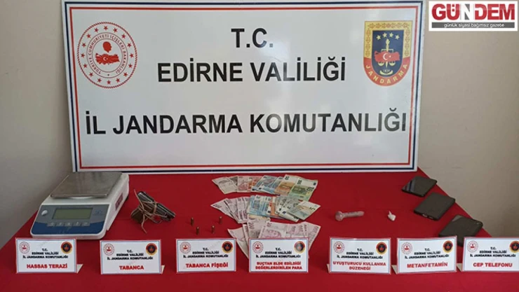 Aramada uyuşturucu madde ve ruhsatsız tabanca ele geçirildi