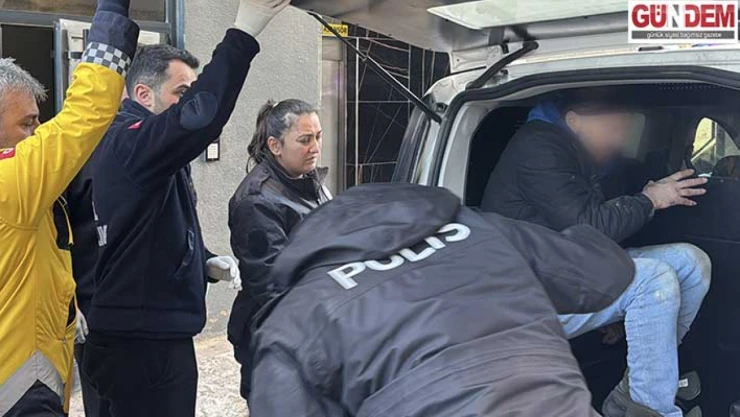 Asansörde mahsur kalan kişi polis ekiplerince kurtarıldı