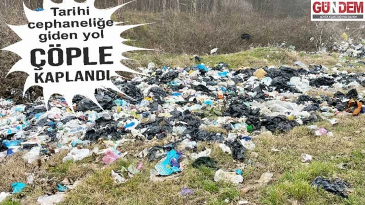 Asırlık yapının etrafı çöplüğe döndü
