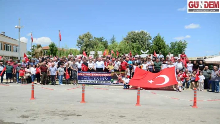 Avrupa şampiyonu milli güreşçi Eylem Engin, memleketinde coşkuyla karşılandı