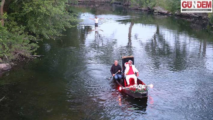 'Baba Fingo' nehirden çıktı
