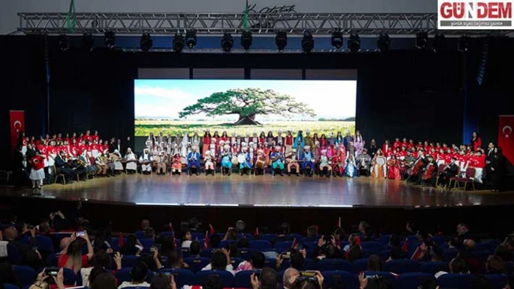 Bakan Tekin ve Göktaş, Cumhuriyet temalı yarışmanın ödüllerini verdi