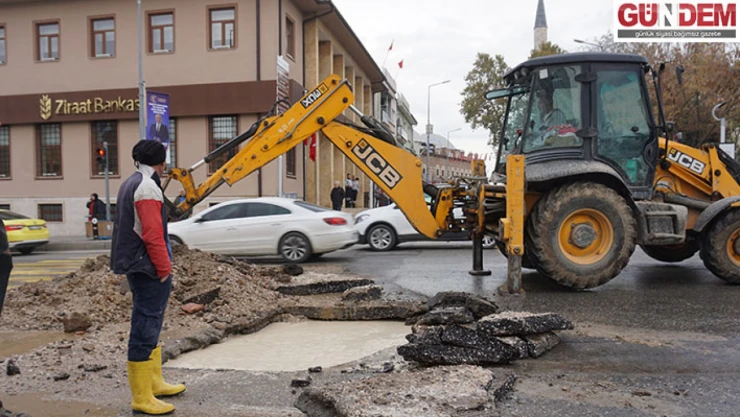 Bankalar Caddesi Göle Döndü