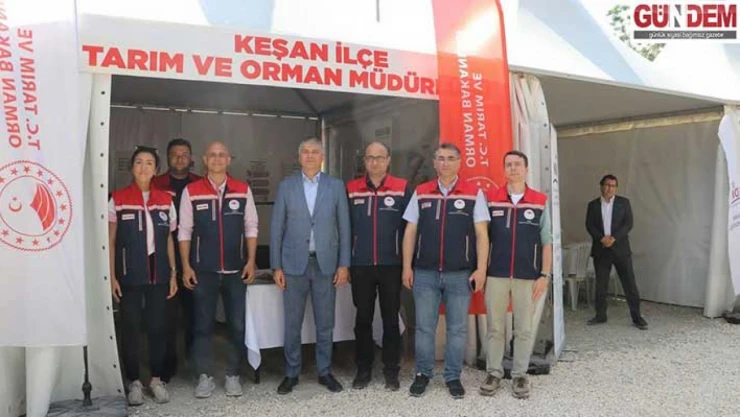 Bayazıt Tarım Fuarını ziyaret etti