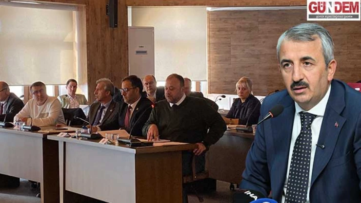 Belediye meclisinde Vali Sezer'e vefasızlık