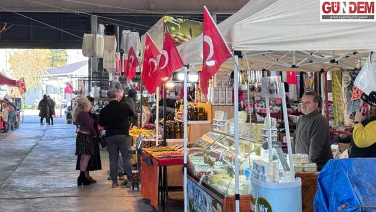 Çarşamba Pazarı bayraklarla süslendi