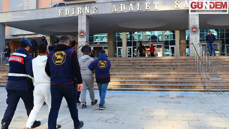 Çeşitli suçlardan aranan 2 şahıs yakalandı