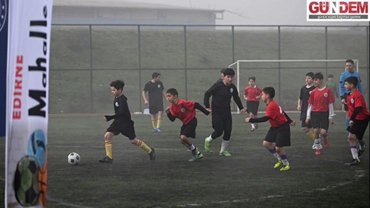 Çocuklar 'Mahalle Ligi'nde sporla tanışıyor