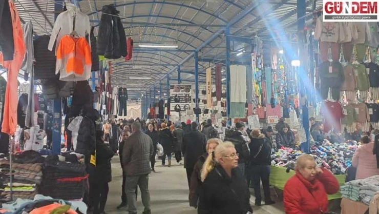 Cuma Pazarı'nda yoğunluk dikkat çekti