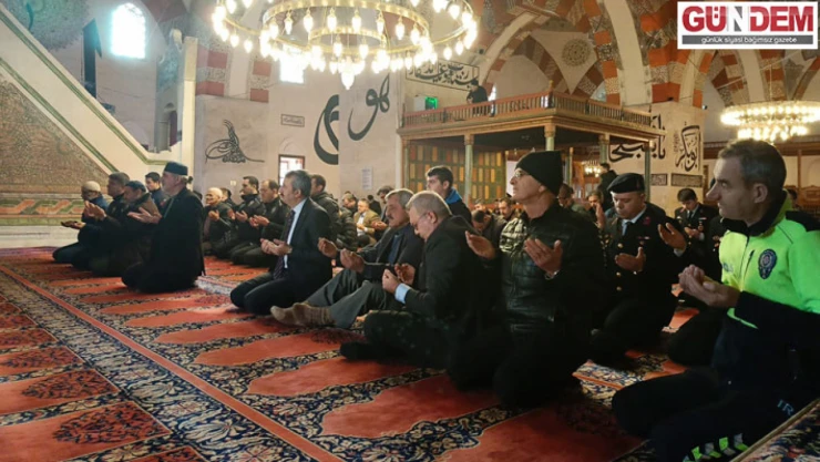 Depremde hayatını kaybedenler anısına mevlit programı düzenlendi