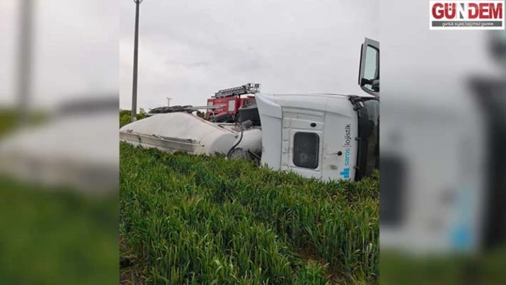 Devrilen beton mikserinin sürücüsü yaralandı