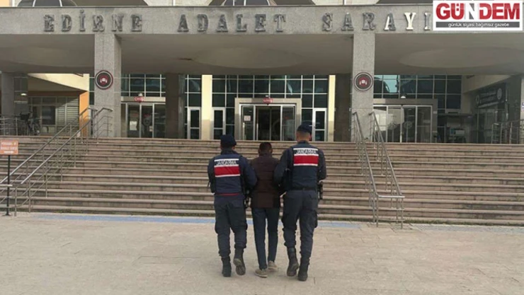 Dolandırıcılıktan aranan 2 şüpheli, yurt dışına kaçmaya çalışırken yakalandı