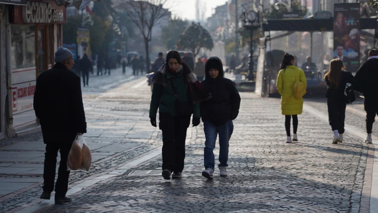 Dondurucu soğuklara ara! Sıcaklıklar 5 derece birden artacak