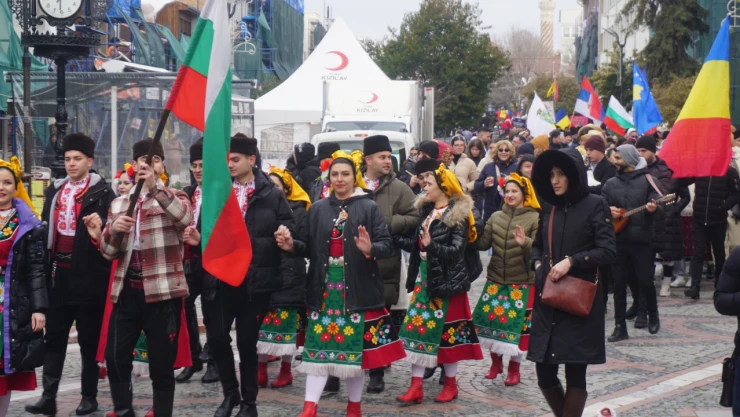 Edirne'de Balkan Halk Oyunları Festivali Coşkuyla Tamamlandı