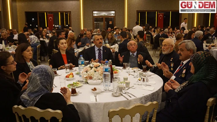 Edirne'de Çanakkale Zaferi dolayısıyla iftar programı gerçekleştirildi