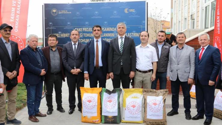 Edirne'de çiftçilere hastalıklara dayanıklı yerli hibrit ayçiçeği tohumu dağıtıldı