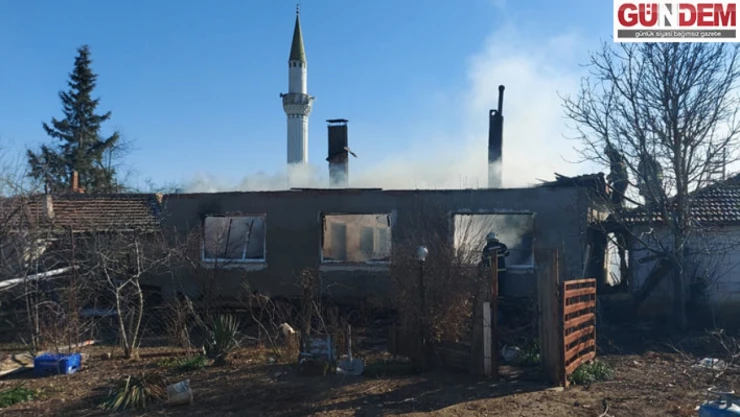 Edirne'de çıkan yangında müstakil ev küle döndü