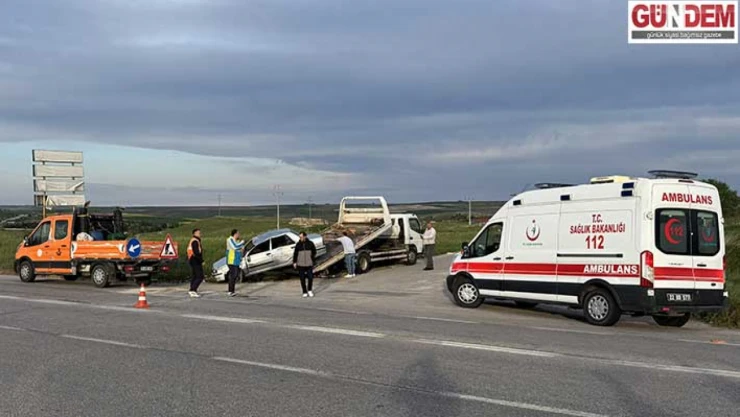 Edirne'de devrilen otomobilin sürücüsü yaralandı