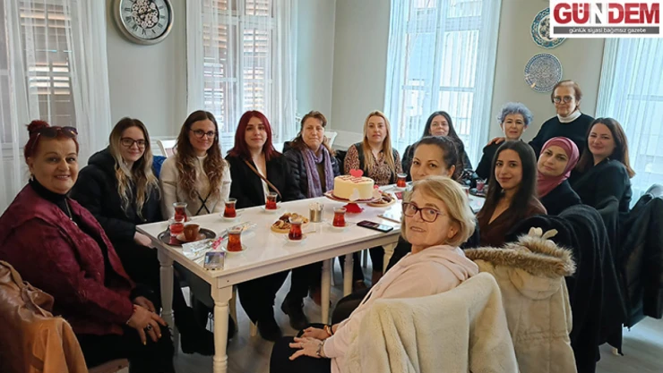 Edirne'de görev yapan kadın gazetecilerden 8 Mart Kutlaması