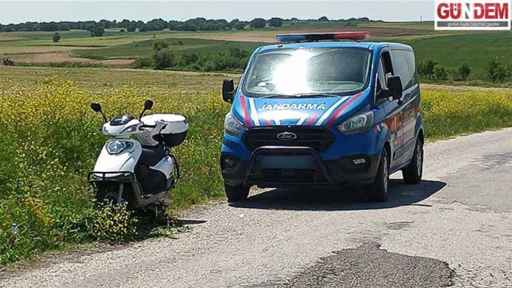 Edirne'de motosikletin devrilmesi sonucu 2 kişi yaralandı