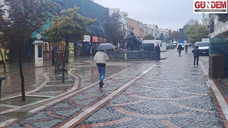 Edirne'de sağanak yağış etkisini göstermeye devam ediyor