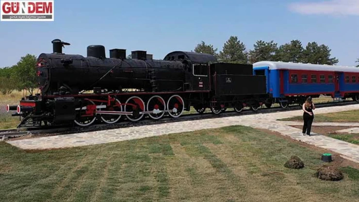 Edirne'de turistlerin 'fotoğraf çekim noktası' nostaljik kara trenin bakımı yapıldı
