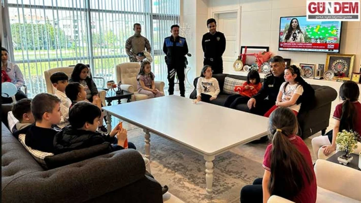 Edirne Emniyet Müdürü Karaburun çocukları makamında ağırladı