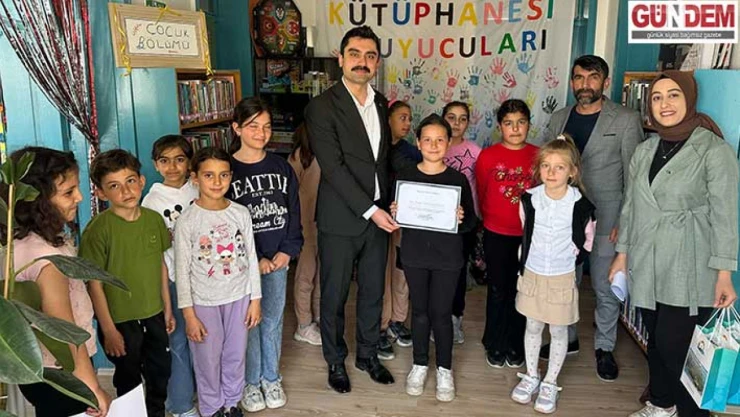 Enez'de kitap okuyan öğrencilere sertifika verildi