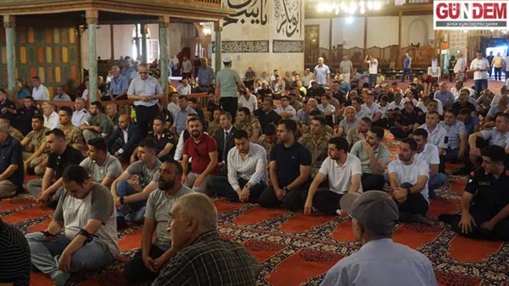 Eski Cami'de şehitler anısına program düzenlendi