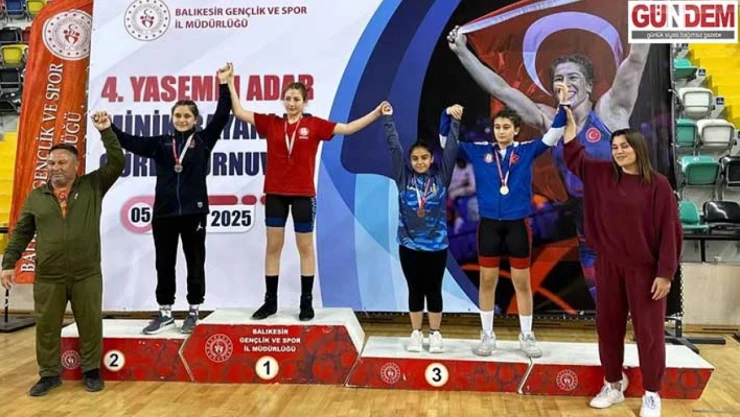 Güreşçilerden gurur veren başarı!