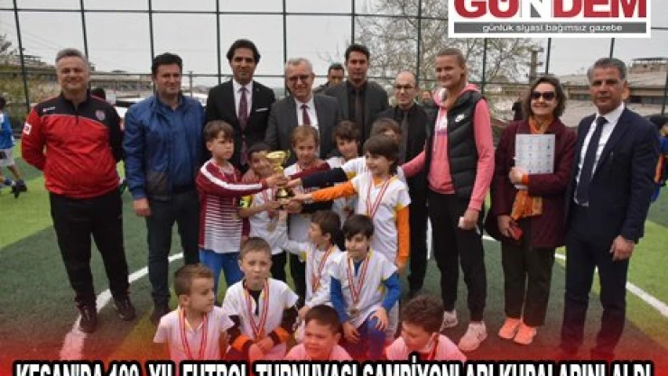 KEŞAN'DA 100. YIL FUTBOL TURNUVASI ŞAMPİYONLARI KUPALARINI ALDI