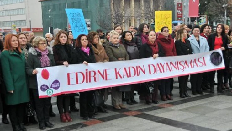 Kadın seçilebilir yerde olsun