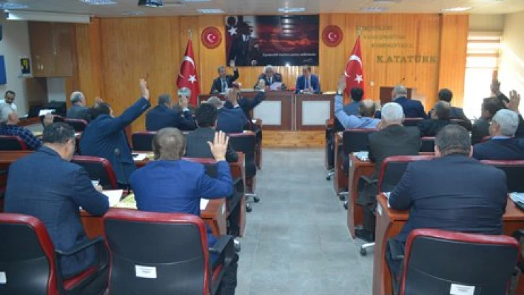 Okul binaları komisyonda