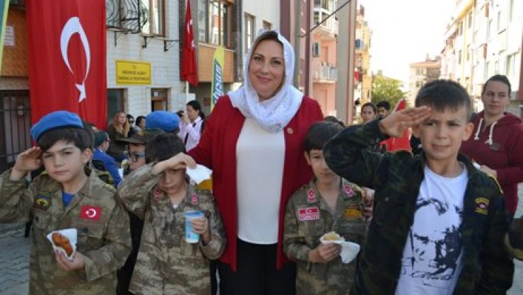 Kadın muhtardan lokma hayrı