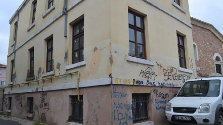 Kaderine terk edilmesin!