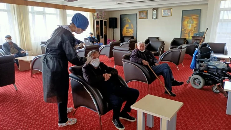 Alkışlar onlara