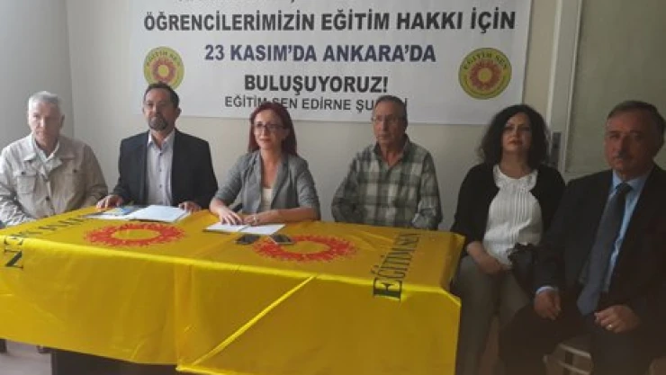 Pert olan otomobilden yara almadan kurtuldu