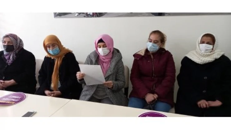 Bir itiraz da Roman kadınlardan